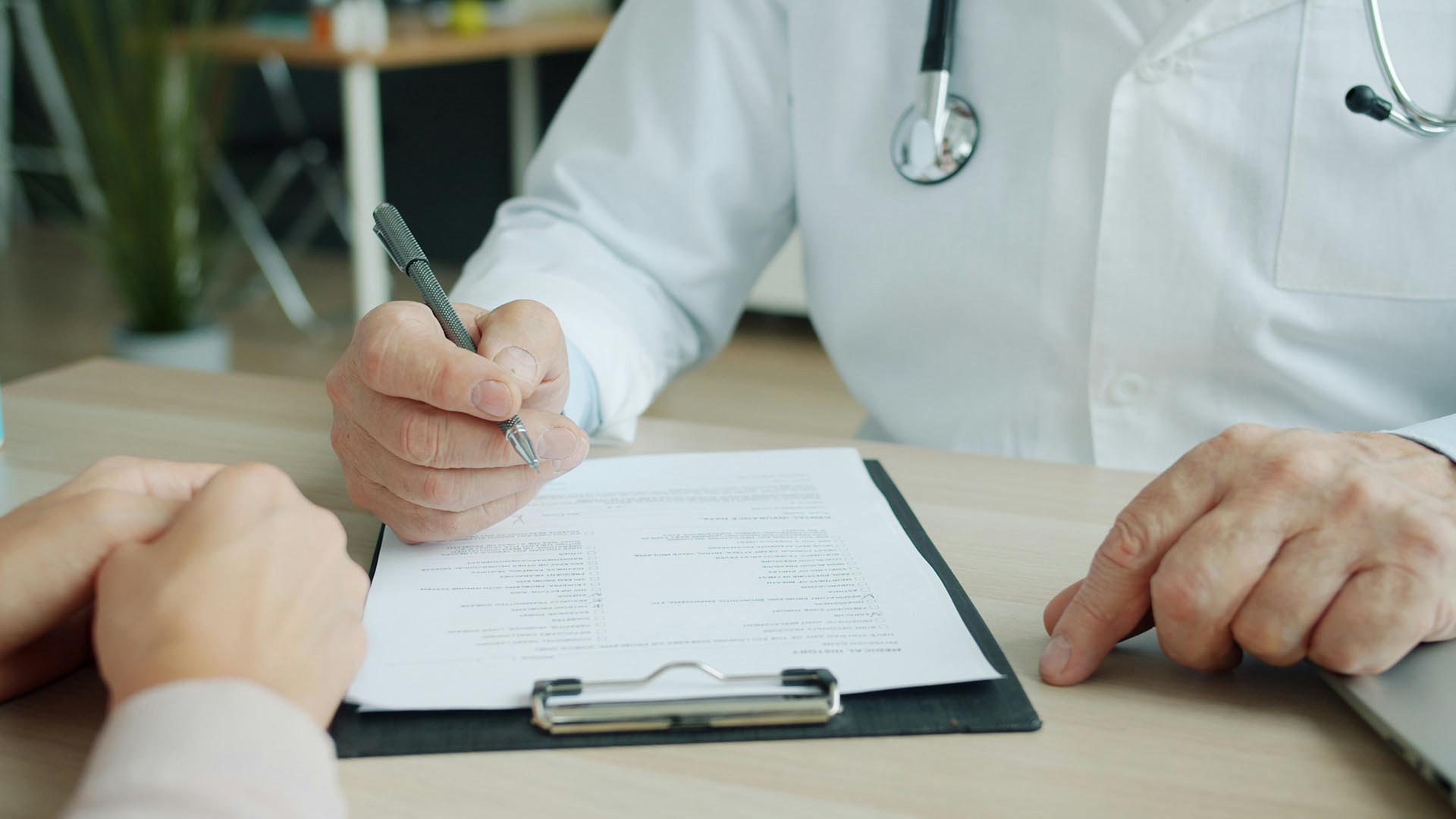 Diagnostika kostního zdraví pomocí rozhovorů s lékařem.